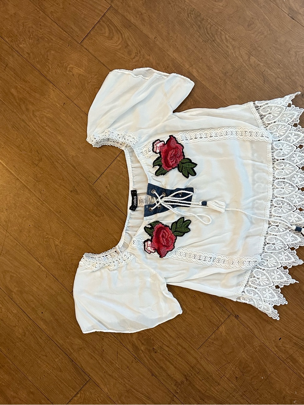 Cotton,lace trimmed ,embroidered flower blouse